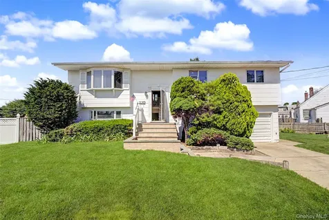 14 Laurel Place Bethpage NY 11714