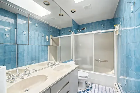 14 Laurel Place Bethpage NY 11714
