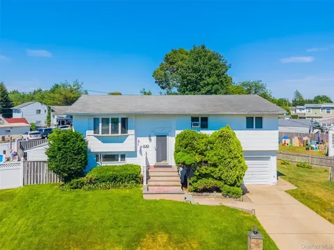 14 Laurel Place Bethpage NY 11714
