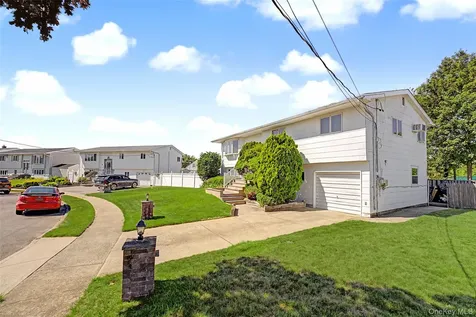 14 Laurel Place Bethpage NY 11714