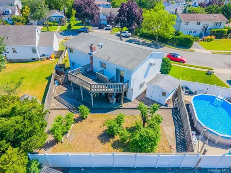 14 Laurel Place Bethpage NY 11714