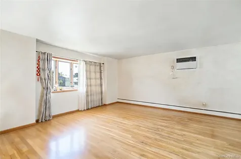14 Laurel Place Bethpage NY 11714