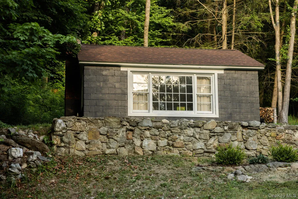 2846 Route 82 Pleasant Valley NY 12569