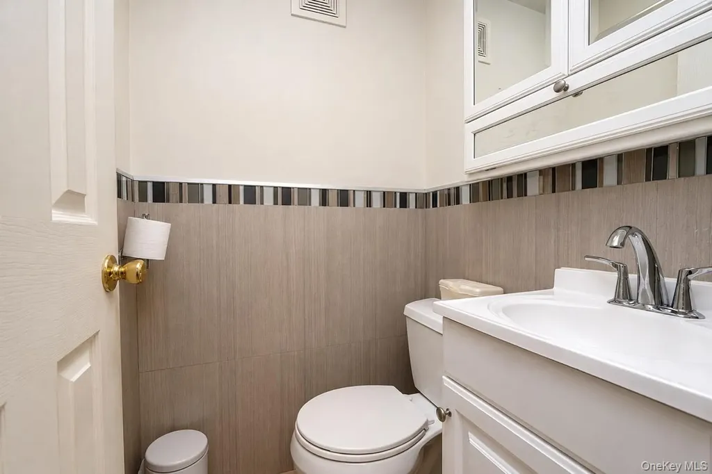 64 Amanda Court Staten Island NY 10312