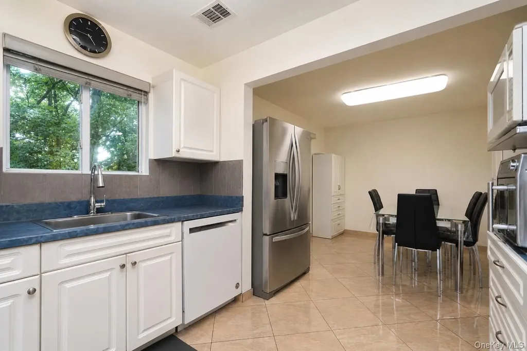 64 Amanda Court Staten Island NY 10312