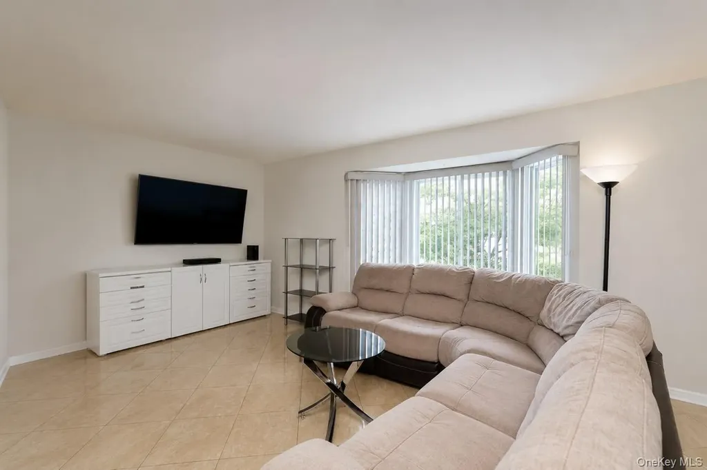 64 Amanda Court Staten Island NY 10312