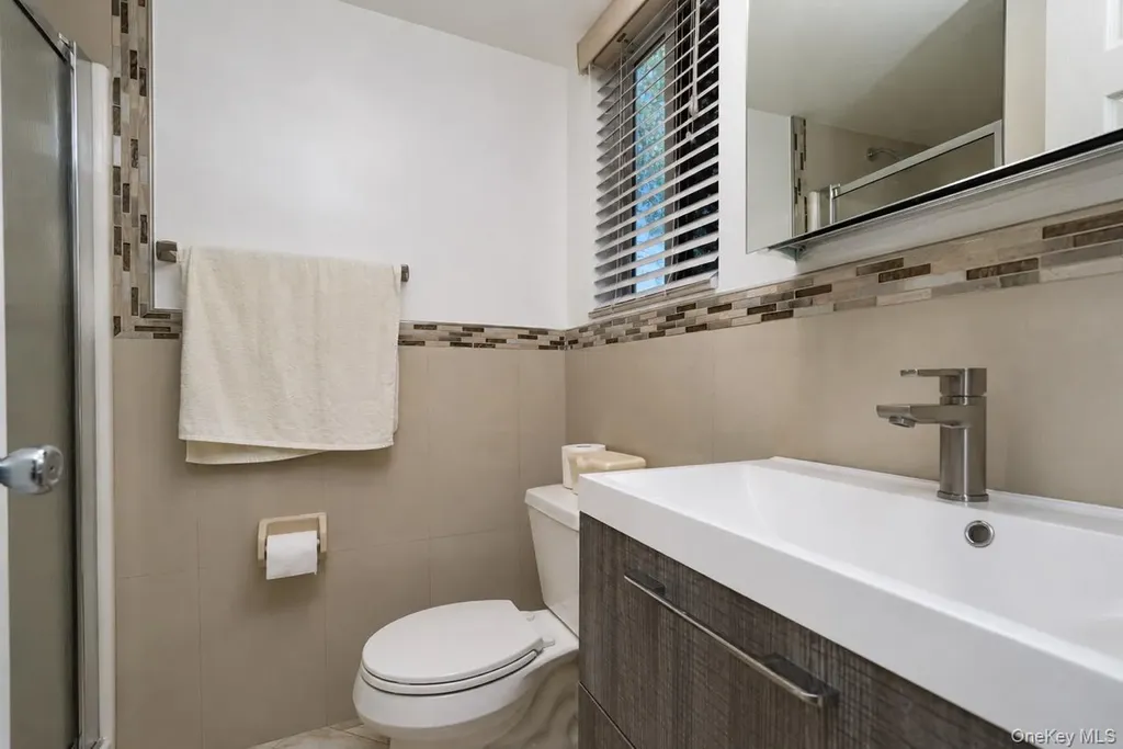 64 Amanda Court Staten Island NY 10312