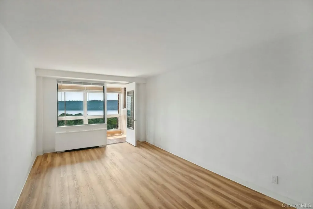 4705 Henry Hudson Parkway Bronx NY 10471