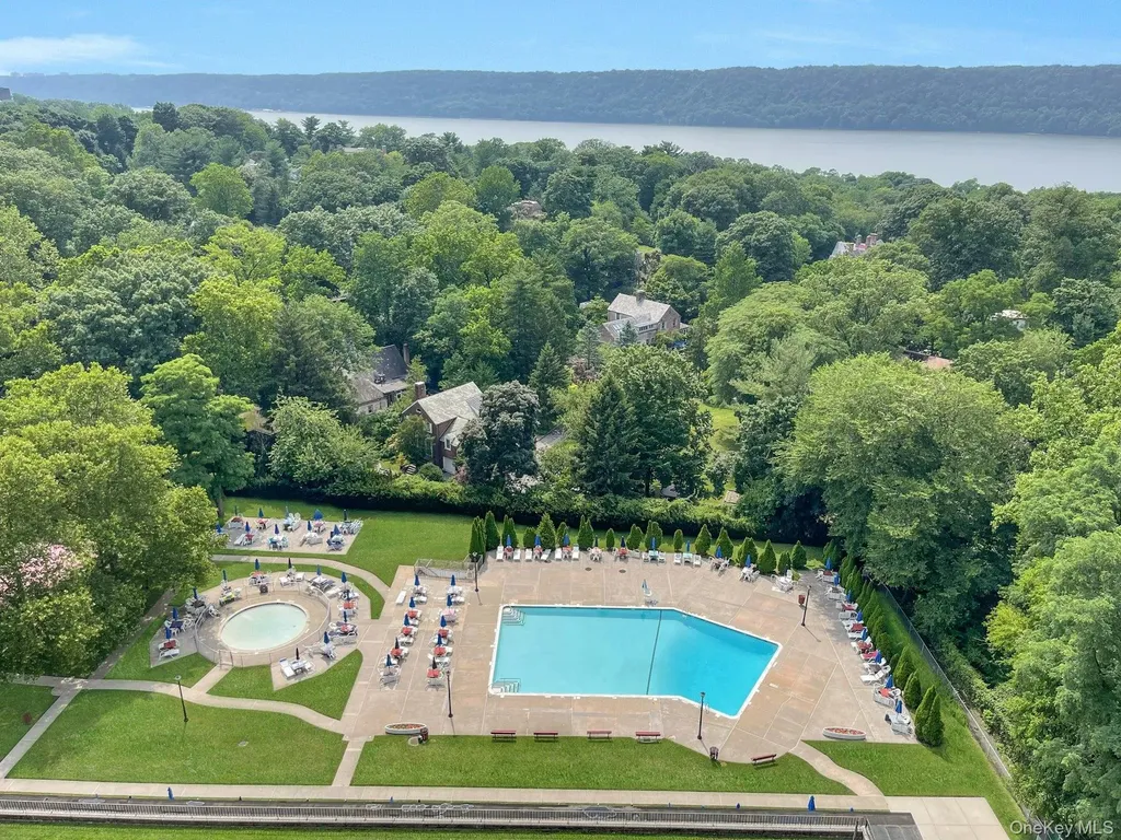 4705 Henry Hudson Parkway Bronx NY 10471