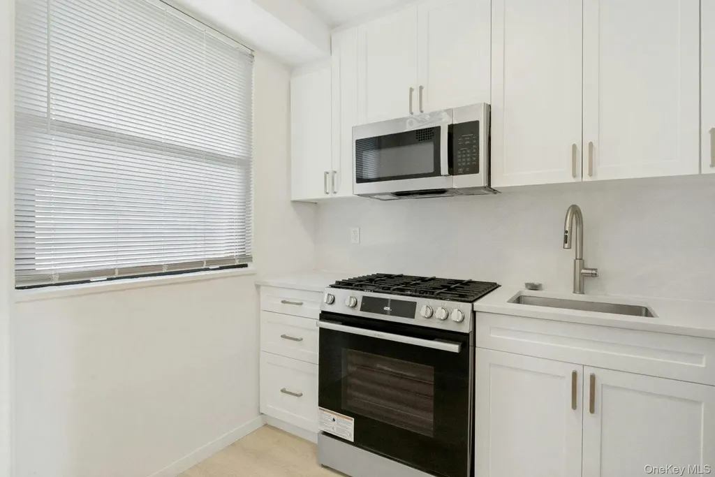 4705 Henry Hudson Parkway Bronx NY 10471