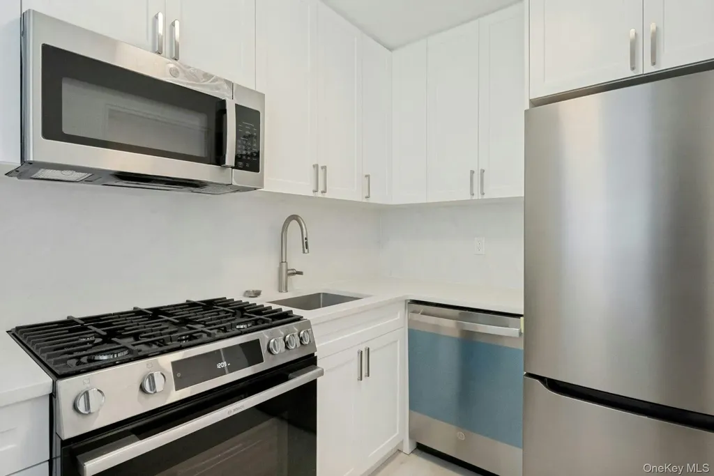 4705 Henry Hudson Parkway Bronx NY 10471