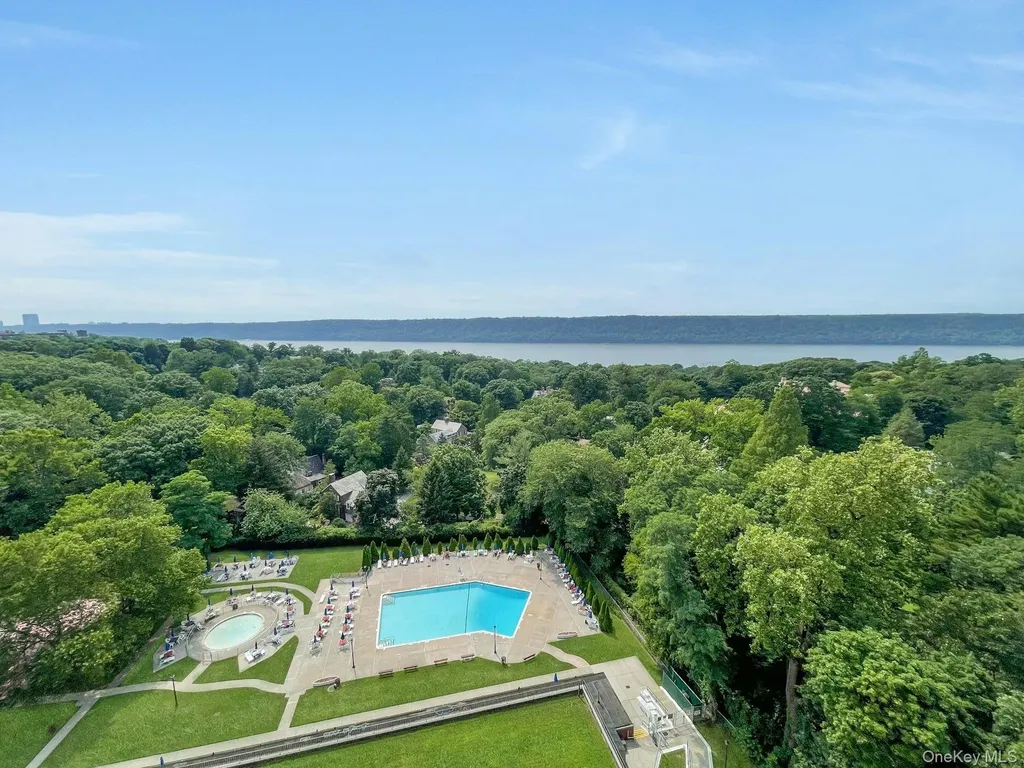 4705 Henry Hudson Parkway Bronx NY 10471