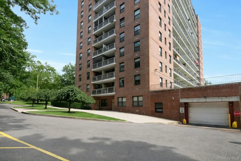 4705 Henry Hudson Parkway Bronx NY 10471