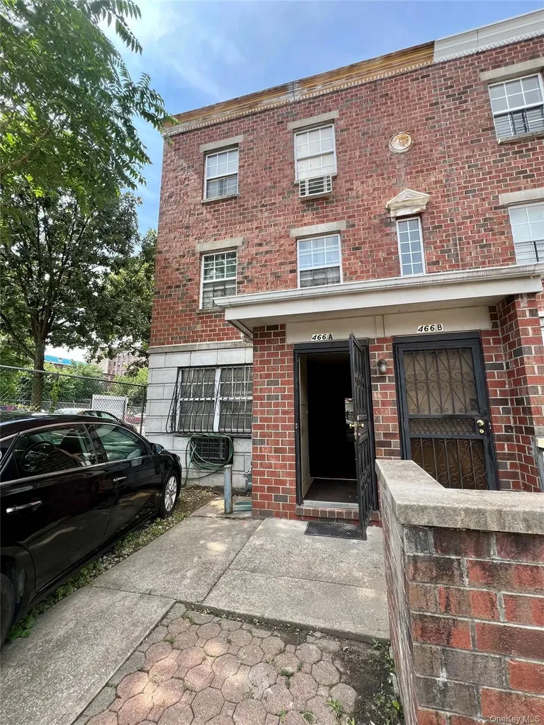 466 E 179th Street Bronx NY 10457