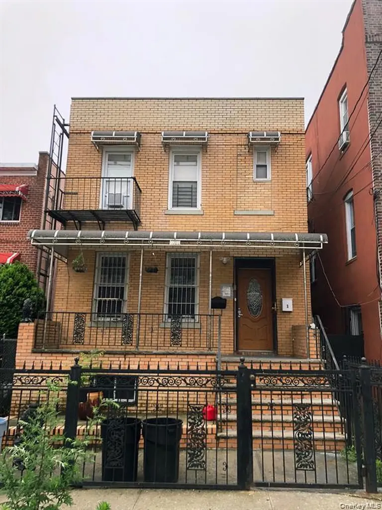 1038 E 224th Street Bronx NY 10466