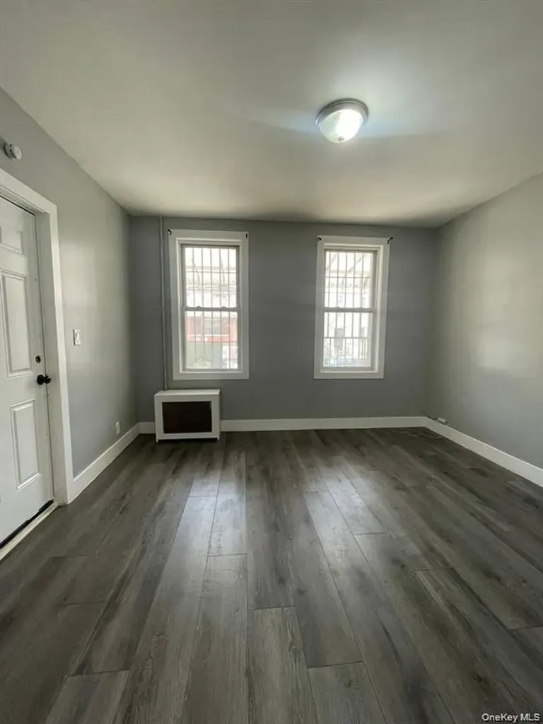 1038 E 224th Street Bronx NY 10466