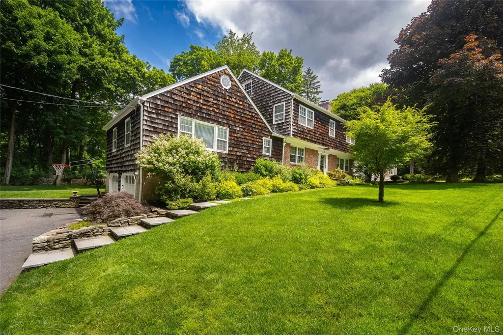 15 Laurel Hill Road Dobbs Ferry NY 10522
