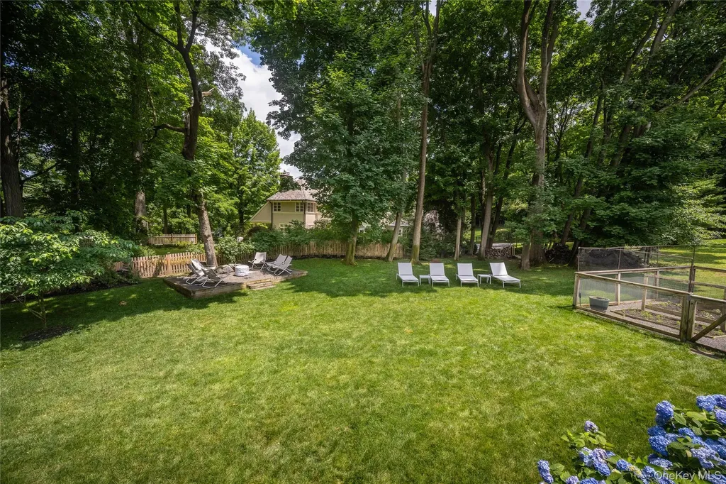15 Laurel Hill Road Dobbs Ferry NY 10522
