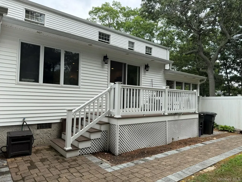 8 Woodbury Road Farmingville NY 11738