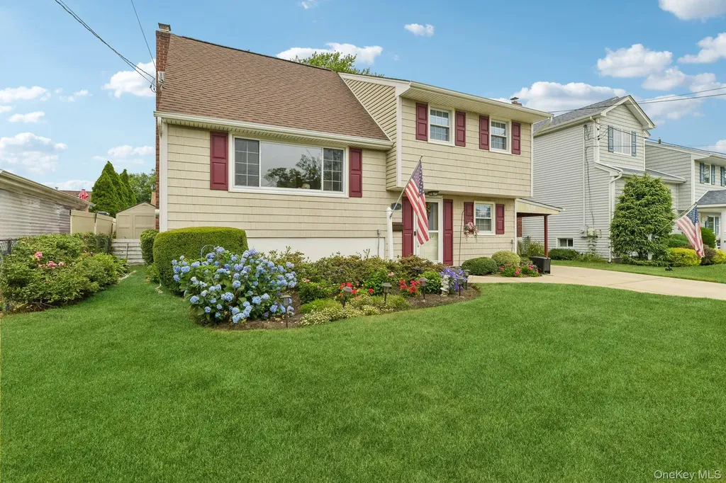 2394 Cedar Street Seaford NY 11783