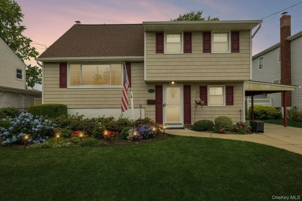 2394 Cedar Street Seaford NY 11783