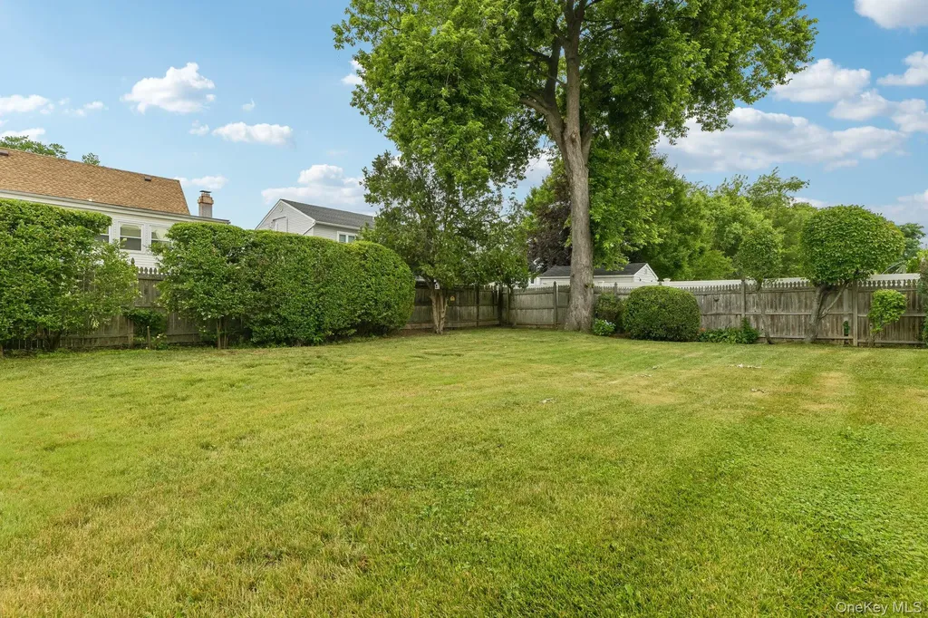 2394 Cedar Street Seaford NY 11783