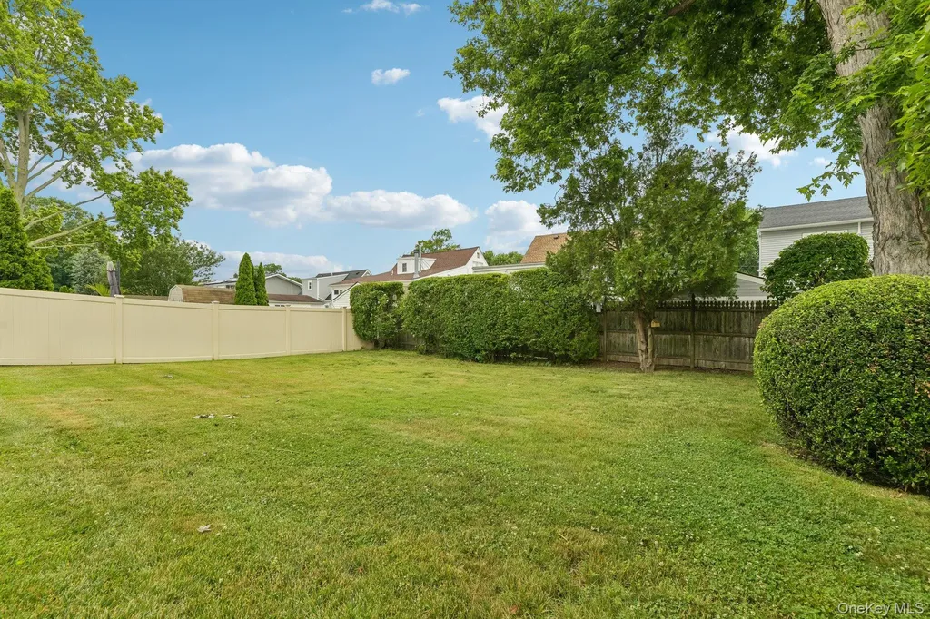 2394 Cedar Street Seaford NY 11783