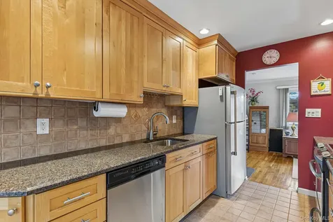 2394 Cedar Street Seaford NY 11783