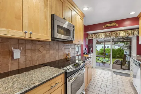 2394 Cedar Street Seaford NY 11783