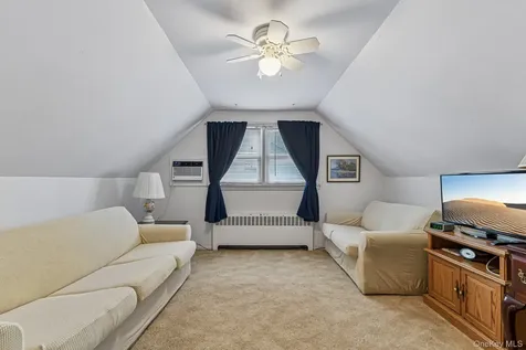 2394 Cedar Street Seaford NY 11783