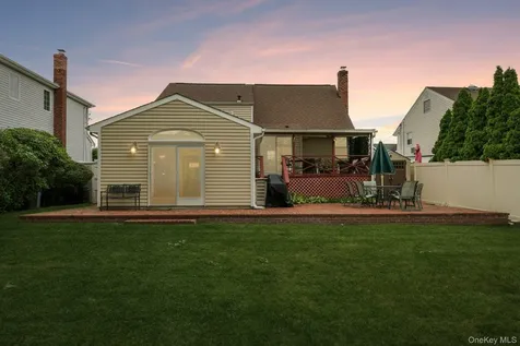 2394 Cedar Street Seaford NY 11783