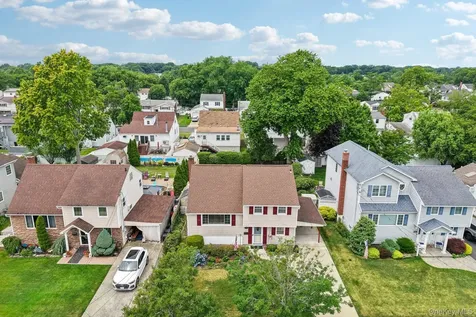 2394 Cedar Street Seaford NY 11783