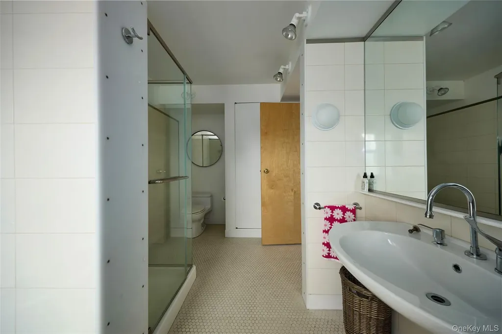 556 State Street Hudson NY 12534