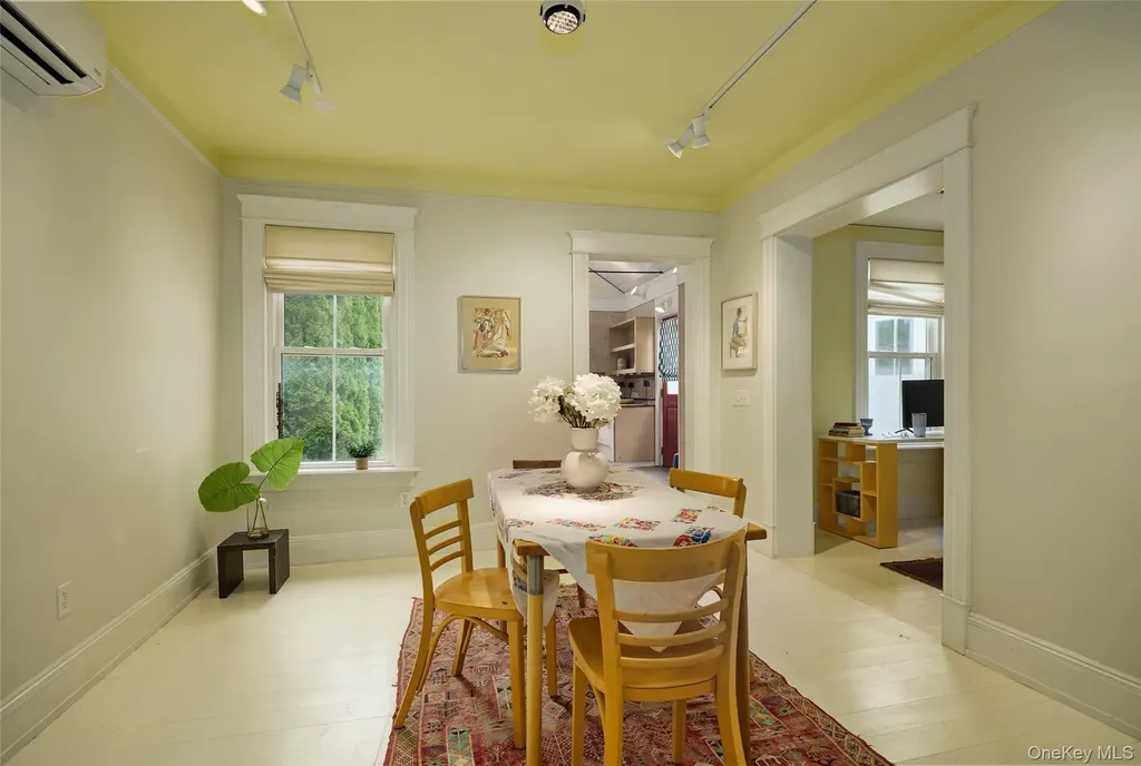 556 State Street Hudson NY 12534