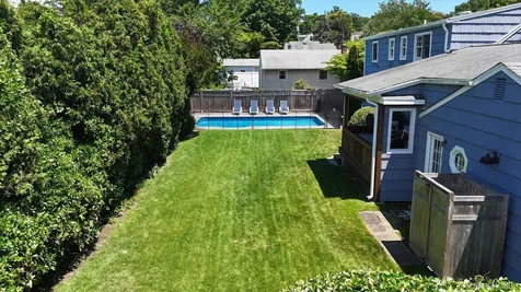 7 Vine Street Bayville NY 11709