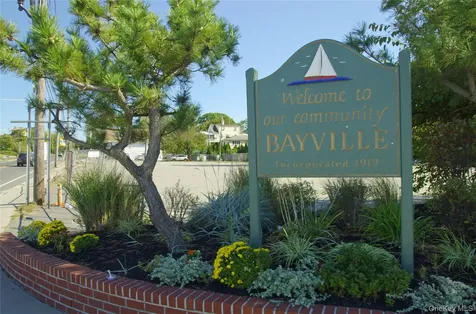 7 Vine Street Bayville NY 11709