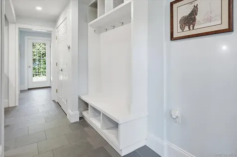 7 Vine Street Bayville NY 11709