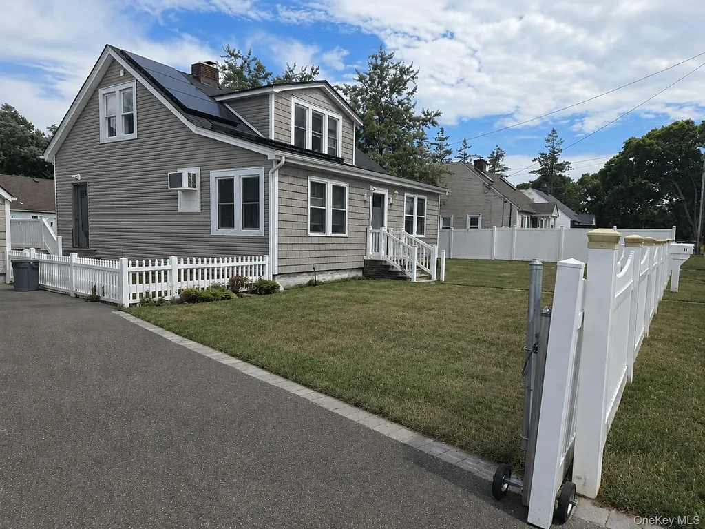 39 Chestnut Street Wyandanch NY 11798