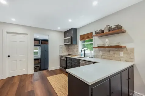 2 Cherry Road Bayville NY 11709