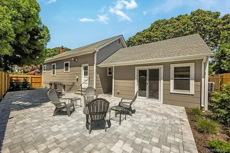 2 Cherry Road Bayville NY 11709