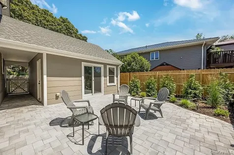 2 Cherry Road Bayville NY 11709