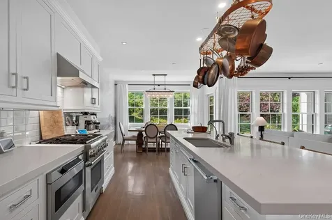 23 Honeysuckle Lane Rye Brook NY 10573