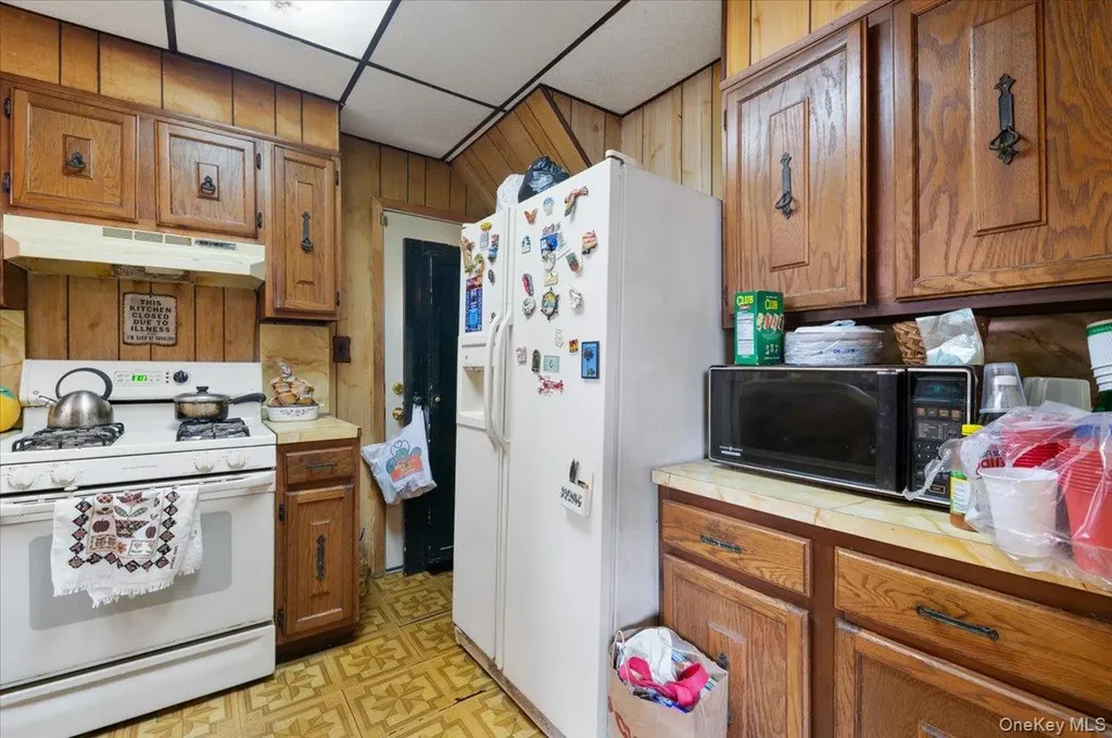 11590 223rd Street Cambria Heights NY 11411