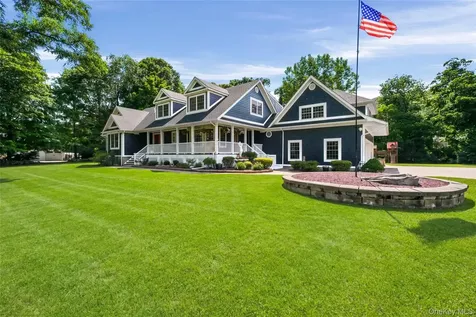 13 Gilbert Lane Putnam Valley NY 10579