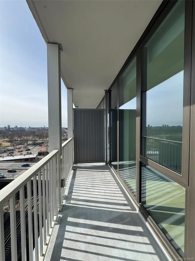 131-02B #14P 40th Road Flushing NY 11354
