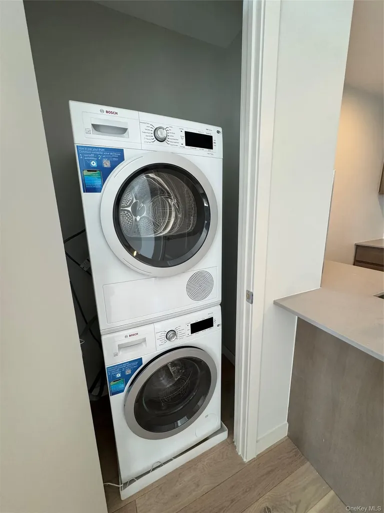 131-02B #14P 40th Road Flushing NY 11354