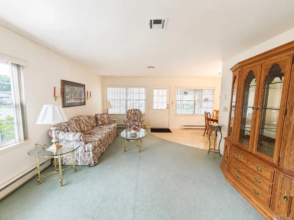 258 Newcastle Court Ridge NY 11961