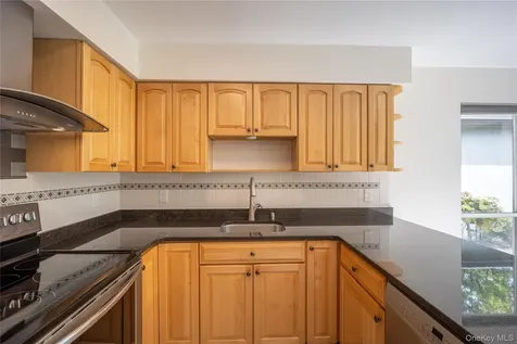 31 Pond Drive W Rhinebeck NY 12572