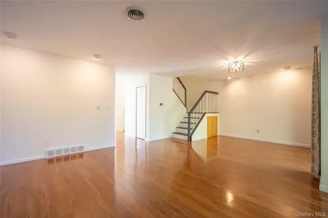 31 Pond Drive W Rhinebeck NY 12572