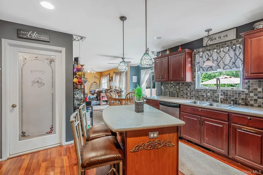 17 Holmes Avenue Eastport NY 11941